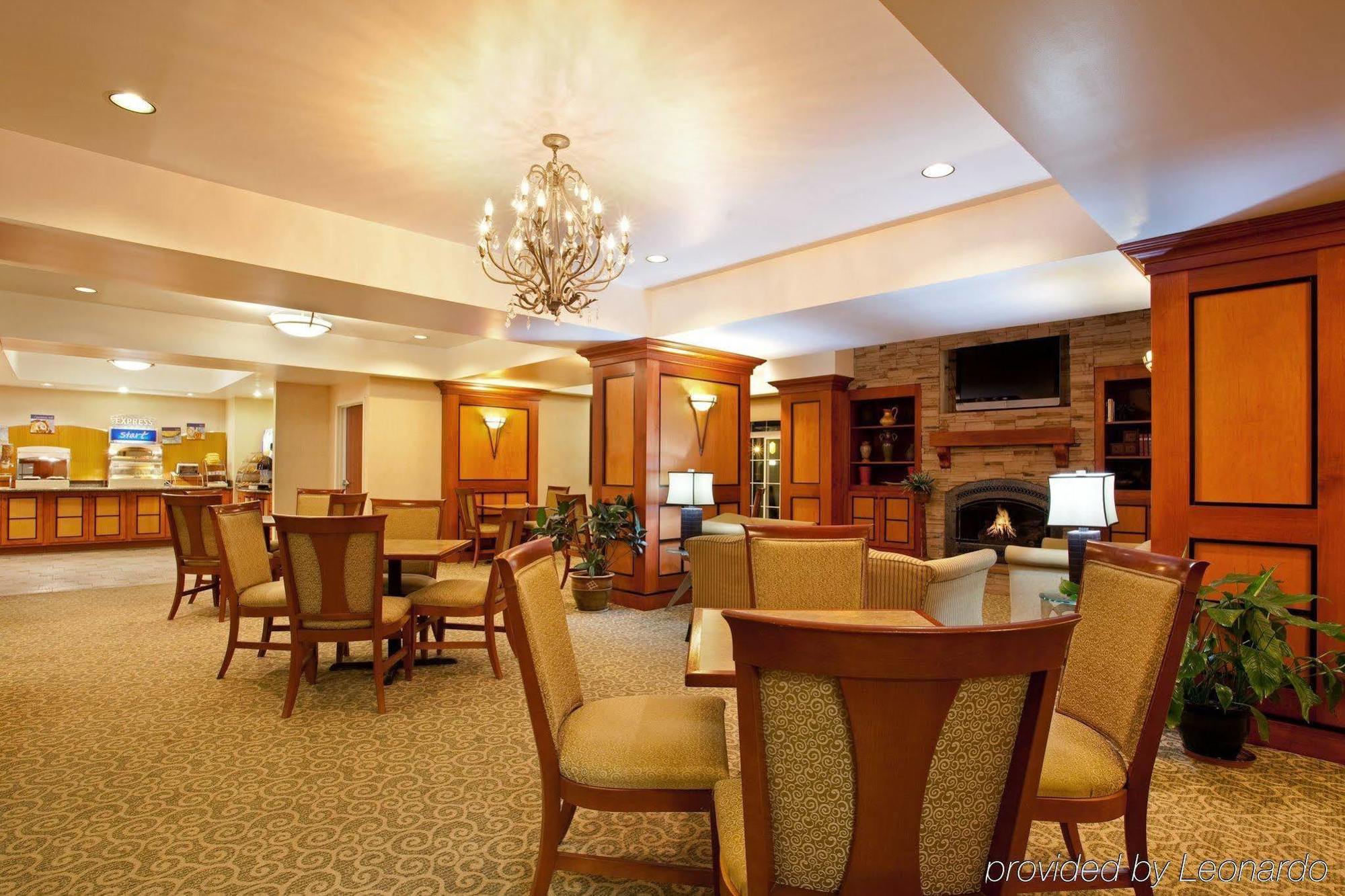 Holiday Inn Express & Suites Danville, An Ihg Hotel Restaurant photo